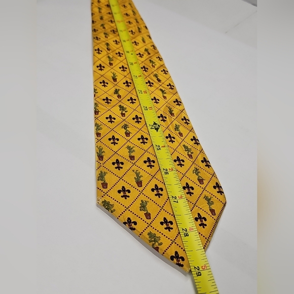 Yellow Patterned Tie - Picture 9 of 12